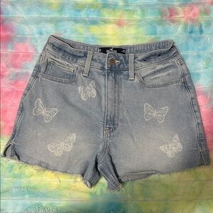 Hollister Butterfly Ultra High Rise Mom Shorts